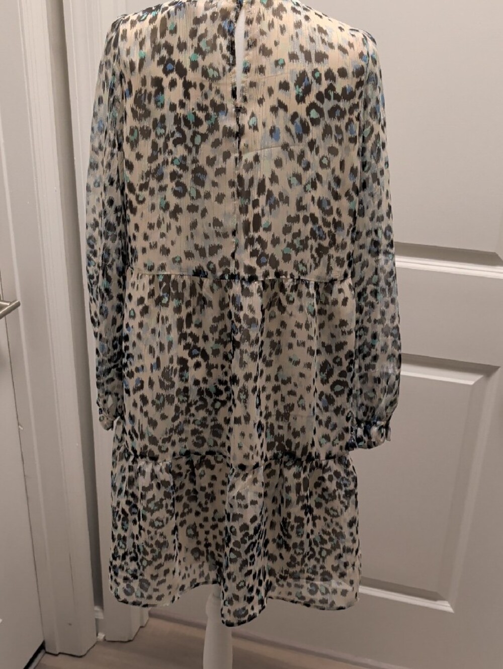 LOFT- Size M Ivory Leopard Print Tiered Long Sleeve Dress with Aqua Accents NWT - Picture 8 of 15